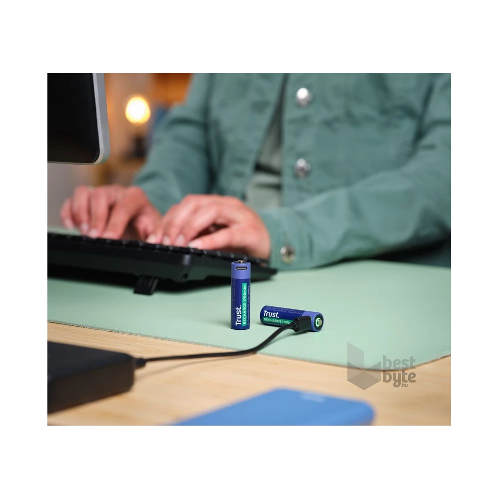 Trust újratölthető AA elem USB-C csatlakozással 2db