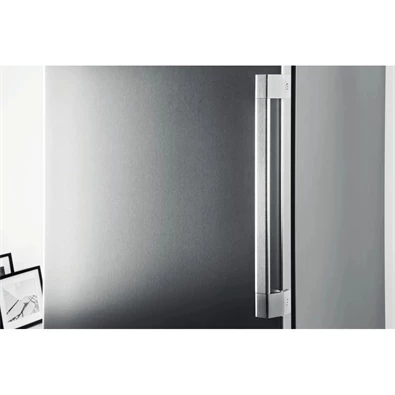 Whirlpool UW8 F2CXBI N2 inox, Hűtő:L, Fagyasztó:259L, No frost fagyasztószekrény (Használt - A)