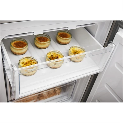 Whirlpool W5 821EOX 2 inox, alulfagyasztós, Hűtő:228L, Fagyasztó:111L, Stop frost hűtőszekrény