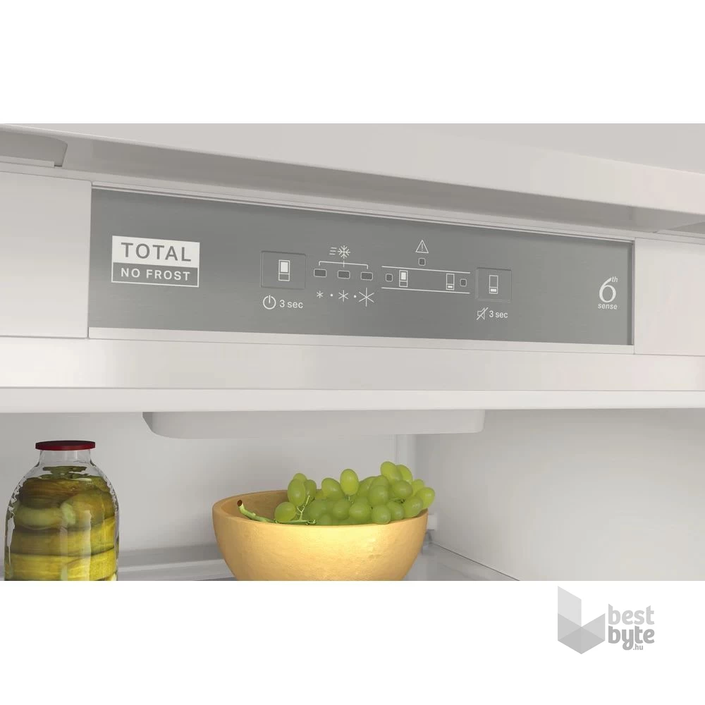 Whirlpool WHC18 T322 beépíthető alulfagyasztós hűtőszekrény (Használt - A)