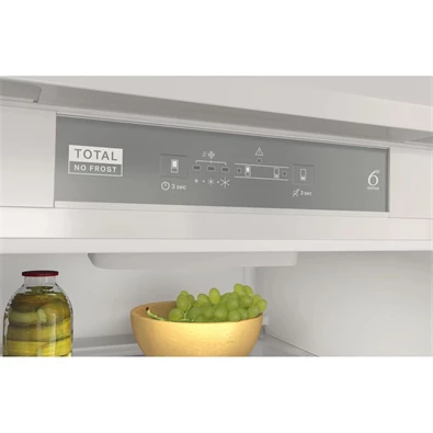 Whirlpool WHC18 T322 beépíthető alulfagyasztós hűtőszekrény (Használt - A)