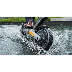 Xiaomi BHR5764GL Electric Scooter 4 Ultra EU elektromos roller