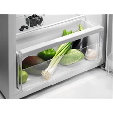Zanussi ZEAN11FW0 egyajtós hűtőszekrény